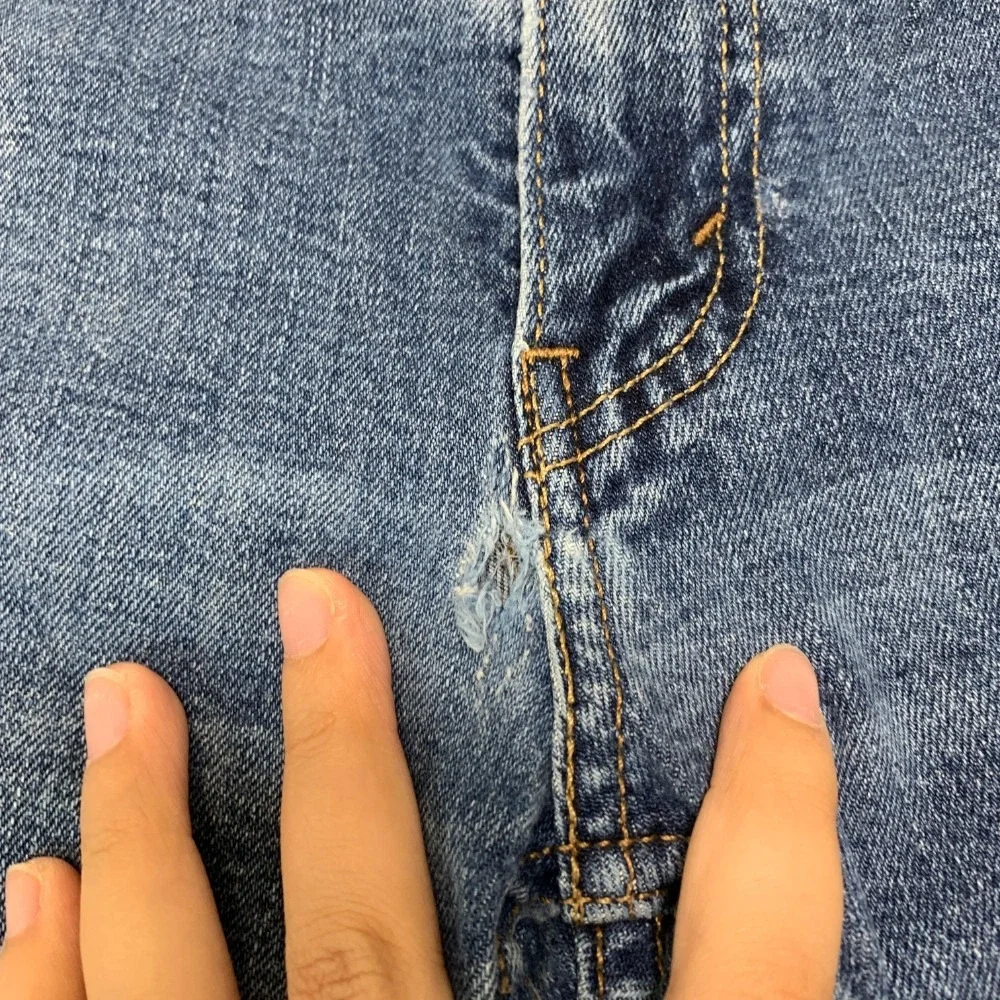 Levi's 559 Jeans Mens 33x30 Blue Denim Frayed Hem Comfort Relaxed Fit Outdoor